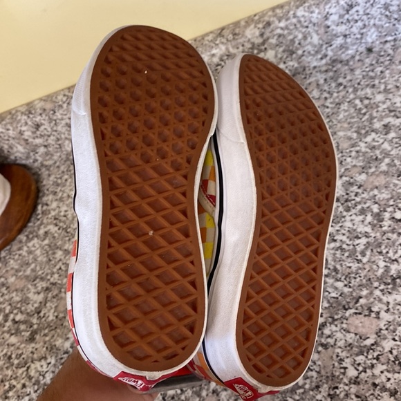 Vans Low Top “Rainbow Checkered” / Size 3 Kids / 500714 - Picture 8 of 11